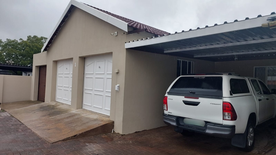 3 Bedroom Property for Sale in Langenhovenpark Free State